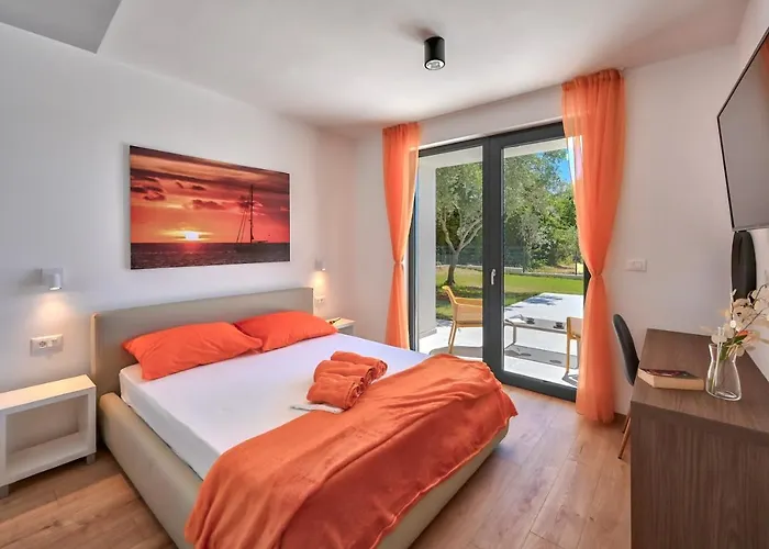 Solis-modern For A Romantic Retreat, Heated Pool Villa