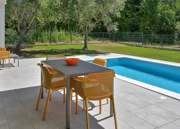Solis-modern For A Romantic Retreat, Heated Pool Villa