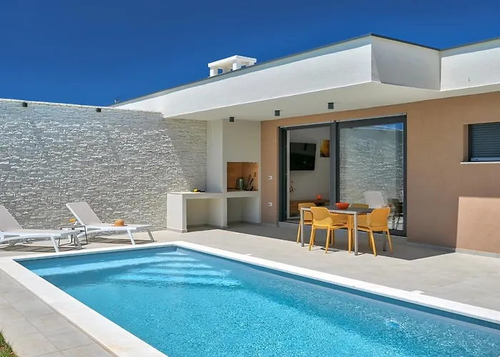 Solis-modern For A Romantic Retreat, Heated Pool Villa