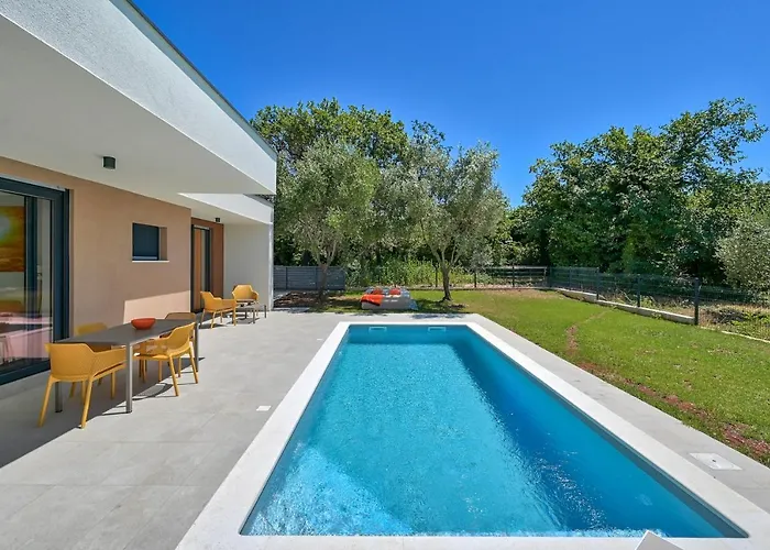 Solis-modern For A Romantic Retreat, Heated Pool Villa *
