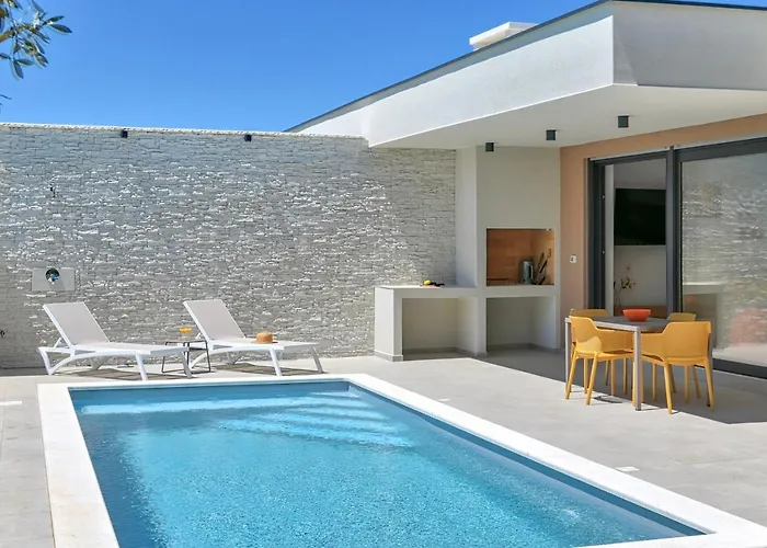 Solis-modern For A Romantic Retreat, Heated Pool Villa *