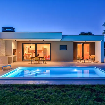Solis-modern For A Romantic Retreat, Heated Pool * Liznjan