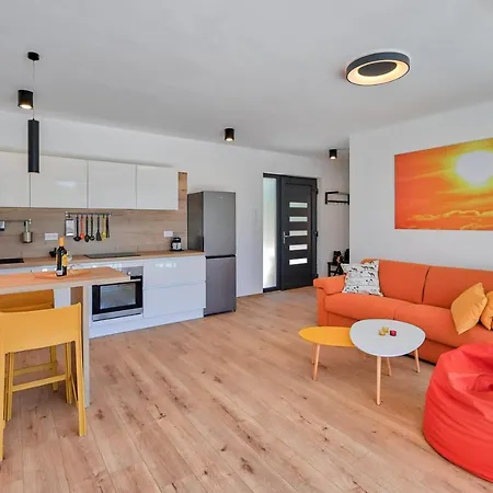 וילה Solis-modern For A Romantic Retreat, Heated Pool