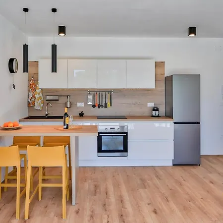 Solis-modern For A Romantic Retreat, Heated Pool