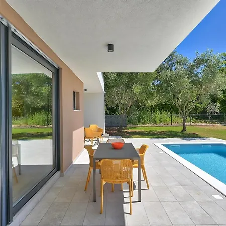 Villa Solis-modern For A Romantic Retreat, Heated Pool Ližnjan